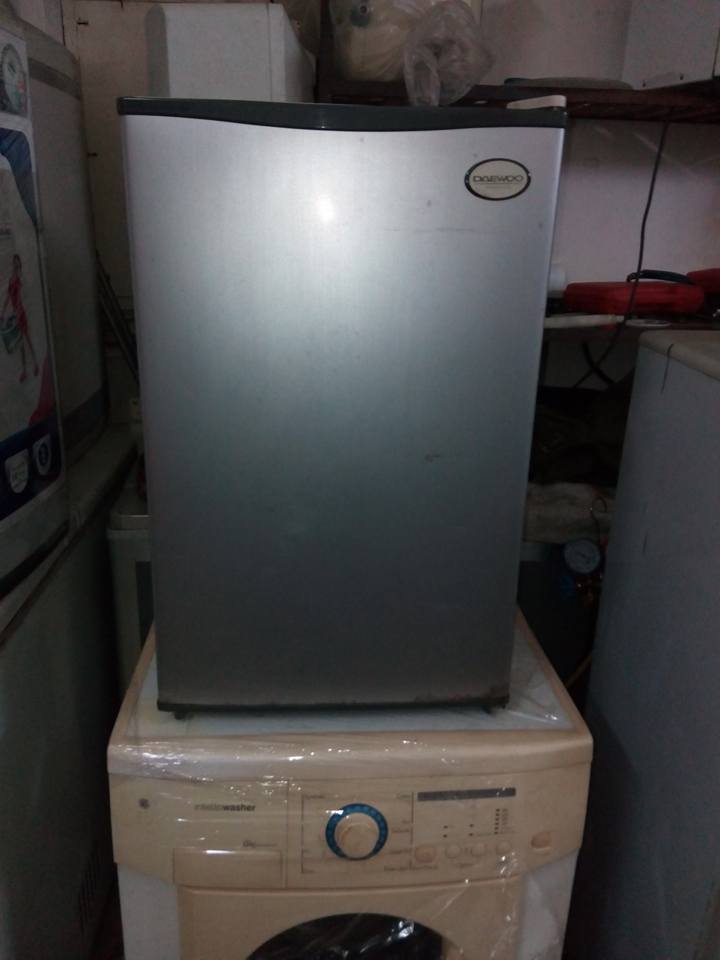 Tủ lạnh DAEWOO 90L nghuyên bản sáng mới