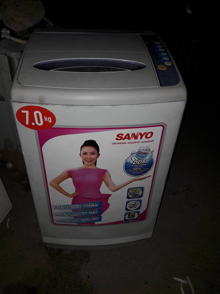 Máy giặt SANYO 7kg như hình giặt khỏe, vắt cực khô