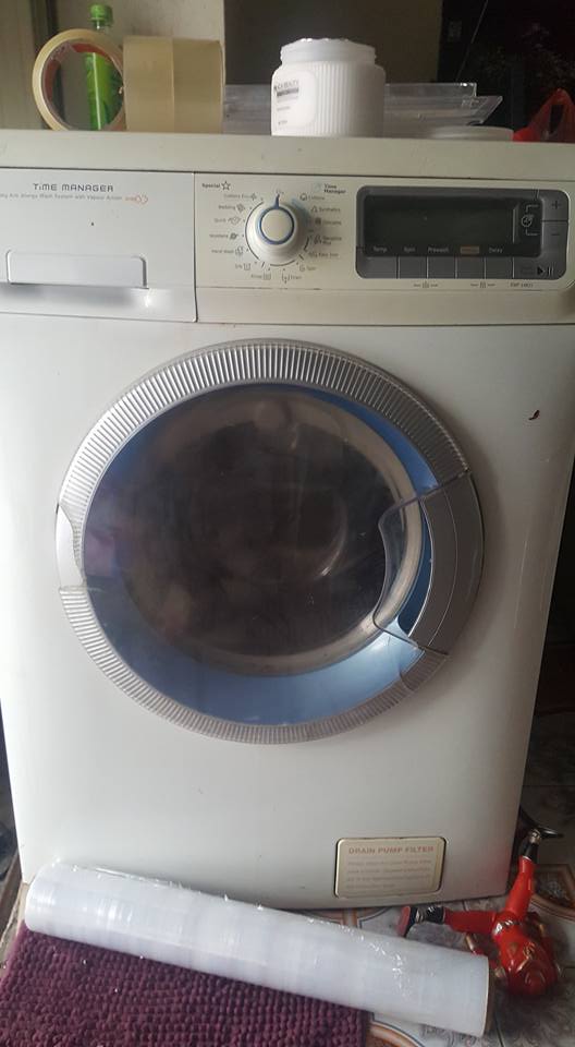 Máy giặt Electrolux 8Kg nguyên bản (EWF 14821)