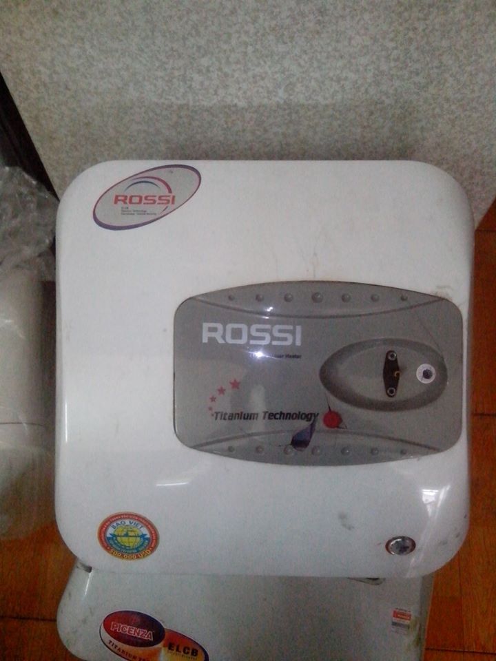 Bình nóng lạnh ROSSI cũ 15 lít